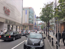 福岡天神店の道順4
